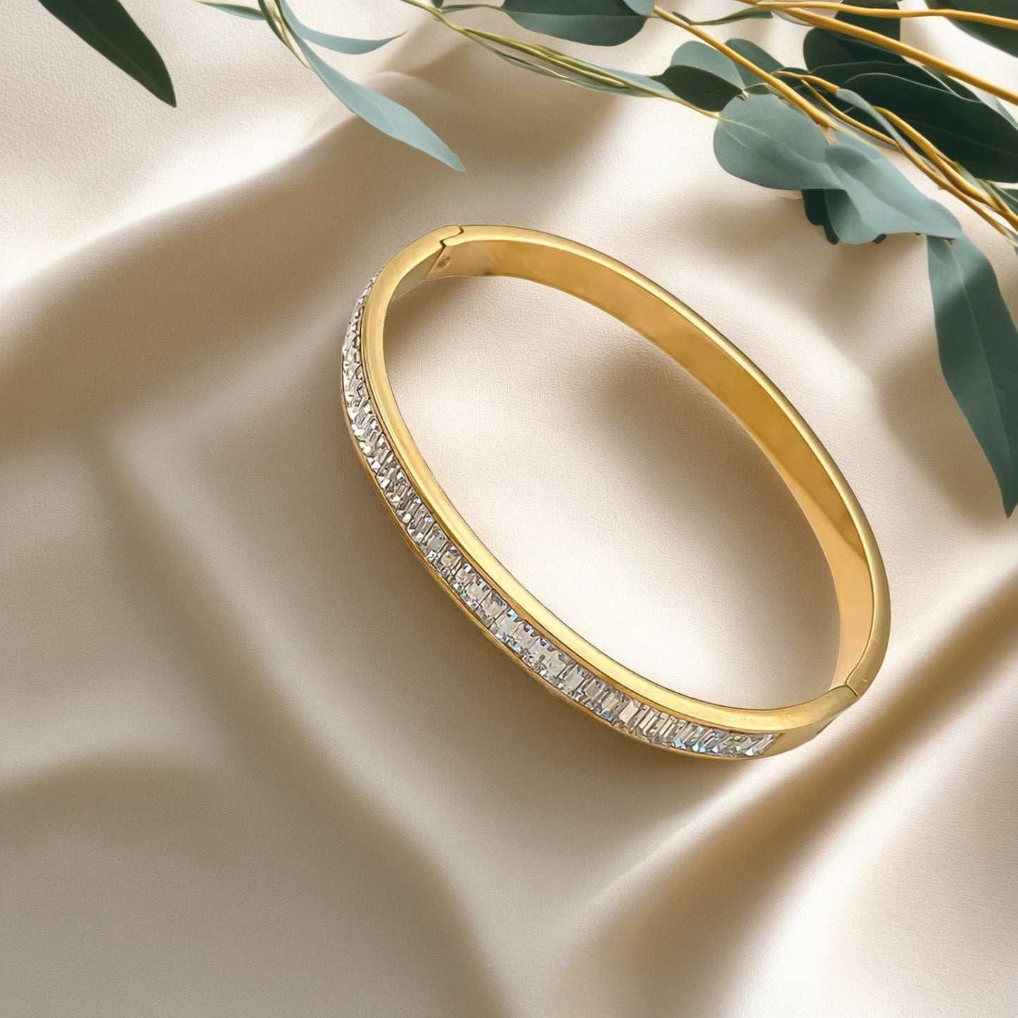 Everyday Luxury Stainless Steel Waterproof handcuff Bangle