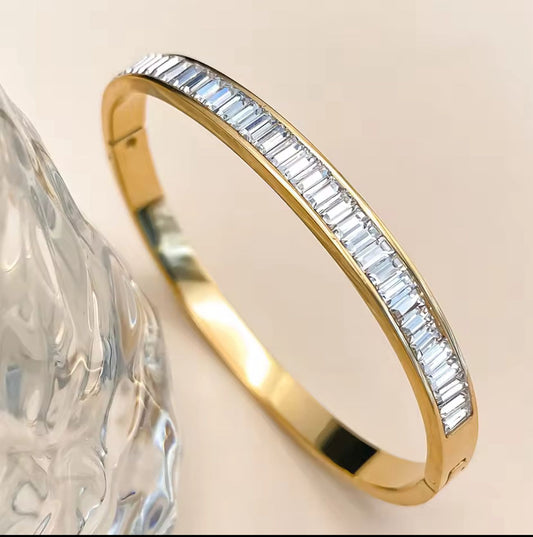 Everyday Luxury Stainless Steel Waterproof handcuff Bangle